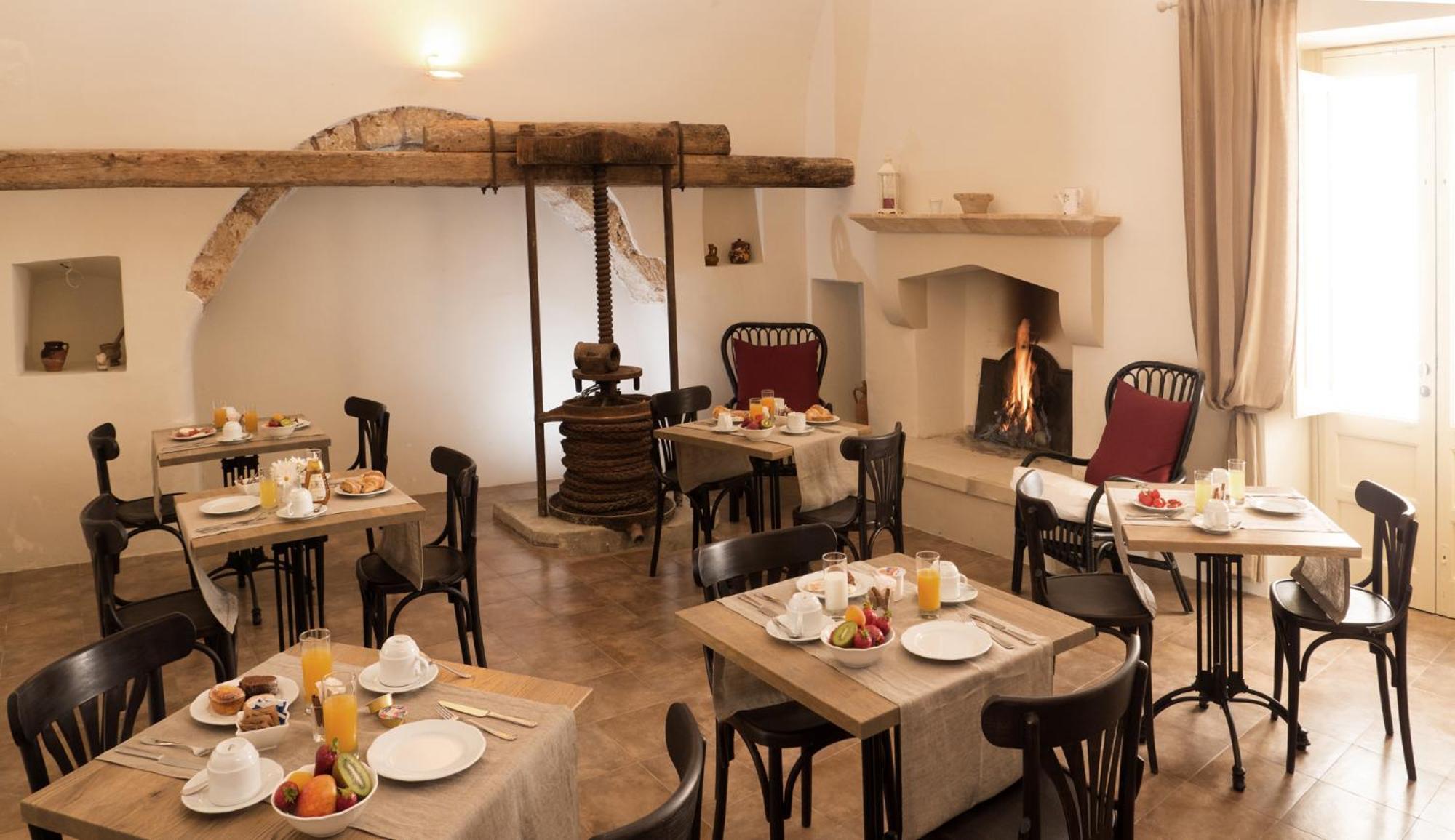Don Alfonso Dimora D'Epoca Bed & Breakfast Racale Exterior photo